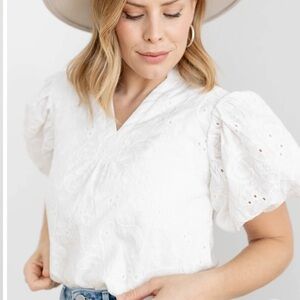 Boutique Lace Puff Sleeve Top Size Small